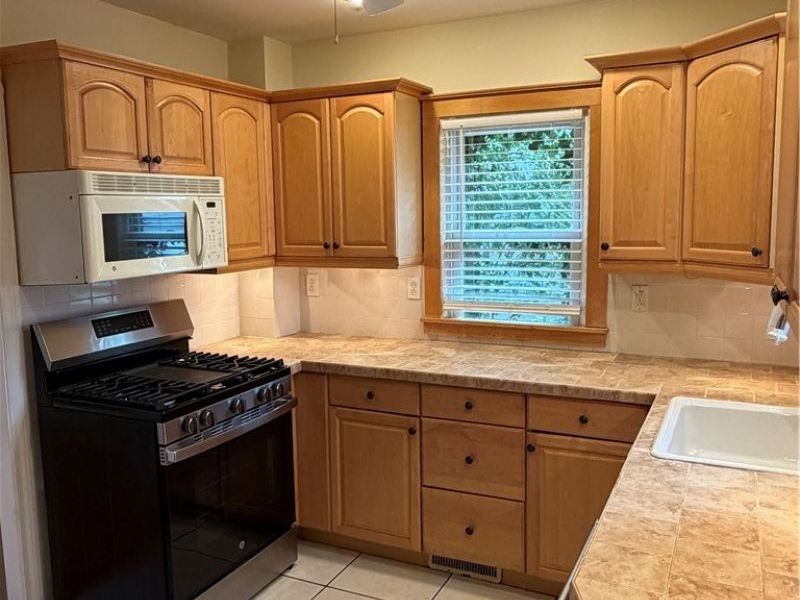 25770 Wolf Road, Bay Village, OH 44140 Photo 3