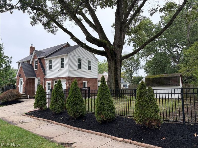 25770 Wolf Road, Bay Village, OH 44140 Photo 32