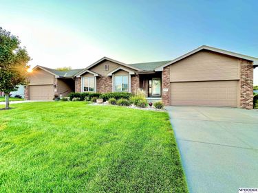 15520 Parker Street, Omaha, NE 68154