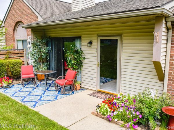338 Spring Brooke Drive, Brighton, Mi 48116