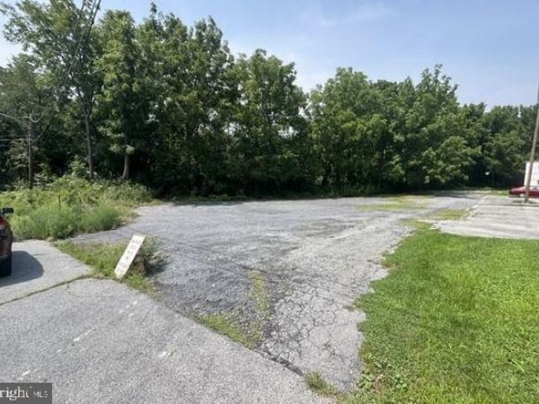 2202 KUTZTOWN ROAD, READING, PA 19605