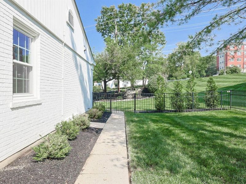 4006 Miami Rd, Mariemont, OH 45227 Photo 52