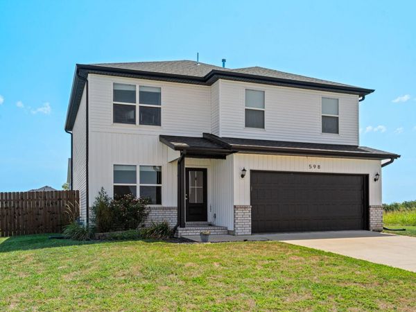 598 S Caroline Avenue , Republic, MO 65738
