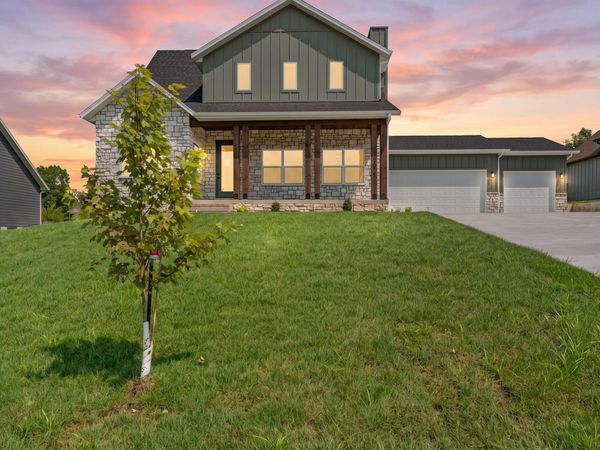 2071 E Will Street , Republic, MO 65738