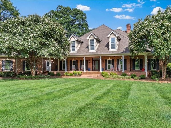 404 Ararat Road , Pilot Mountain, NC 27041