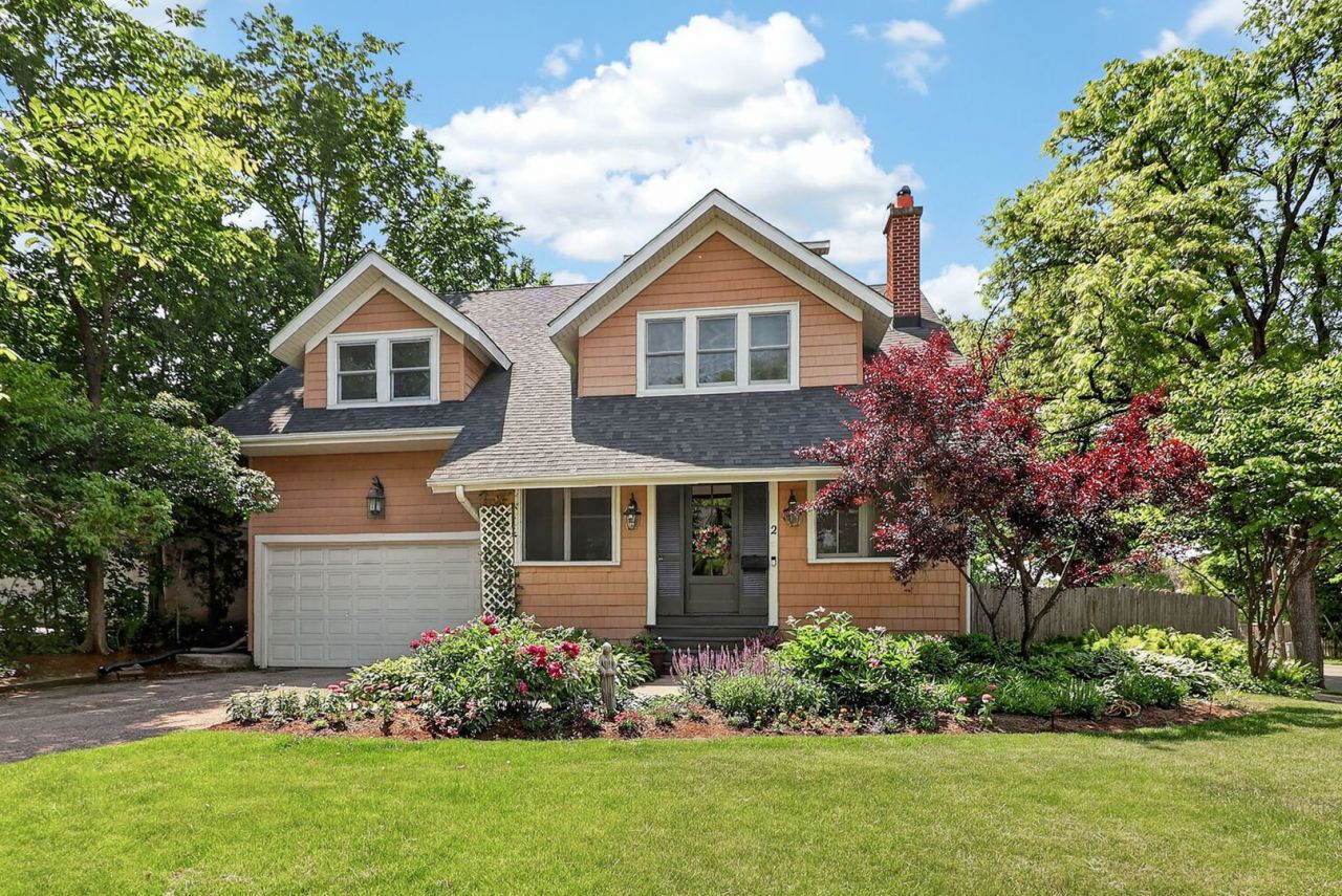 2 S Stough Street, Hinsdale, IL 60521 Main Photo