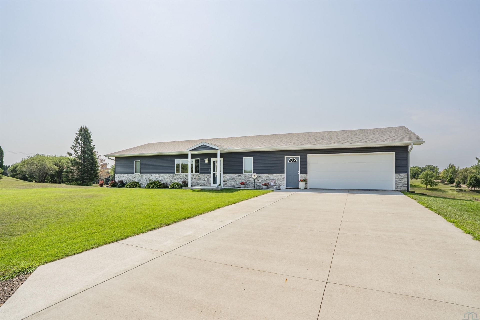 26800 ASH ST Hinton, IA 51024