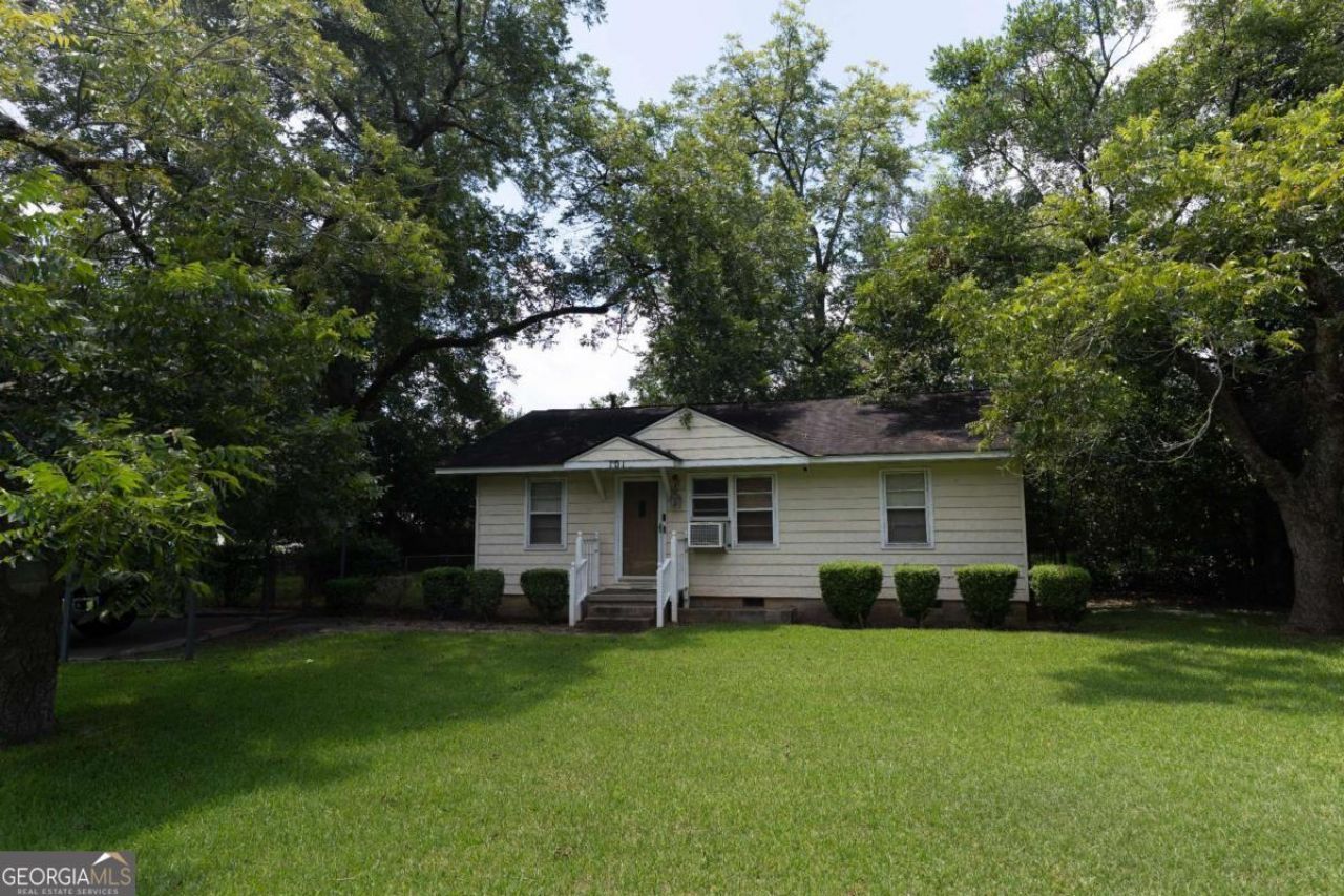 101 Almond Drive, Albany, GA 31705 Main Photo