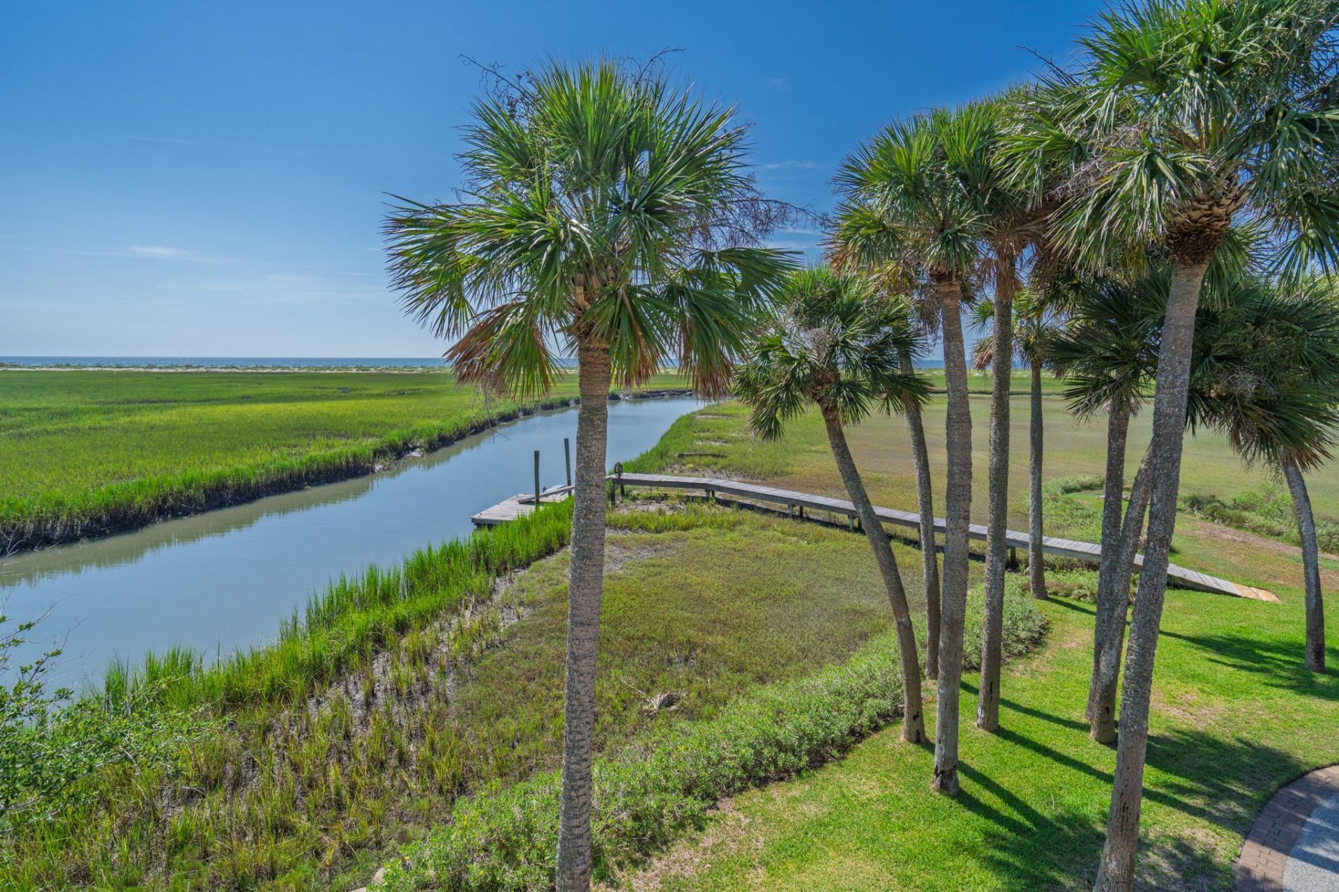 1250 Hammocks Way Photo 5