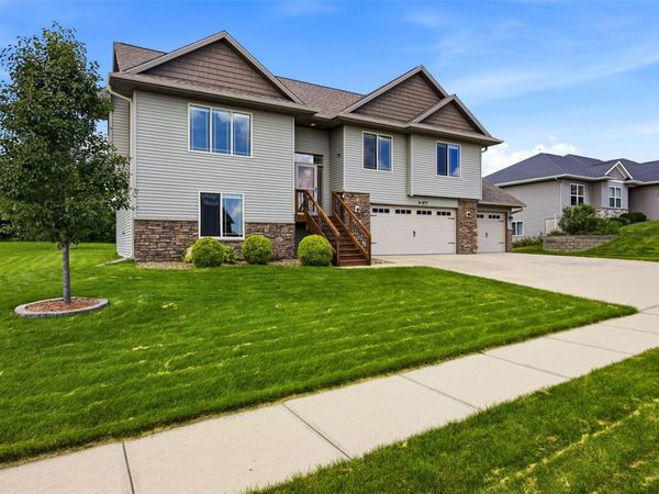 513 Bainberry Street , Tiffin, IA 52340