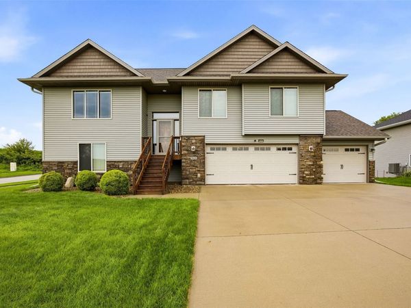 513 Bainberry Street , Tiffin, IA 52340