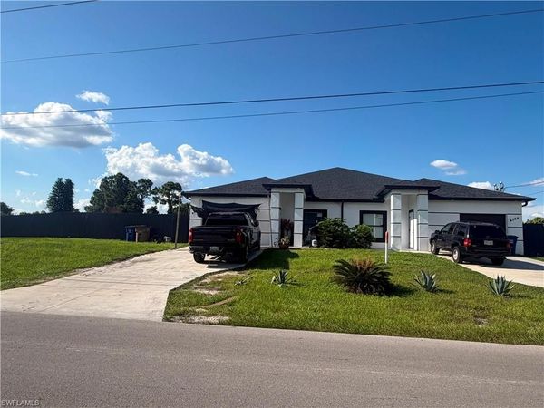4526 Douglas LN , LEHIGH ACRES, FL 33973