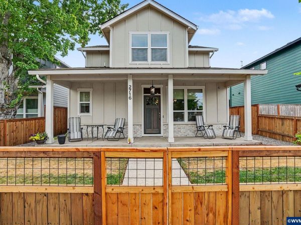 2716 D St NE, Salem, OR 97301