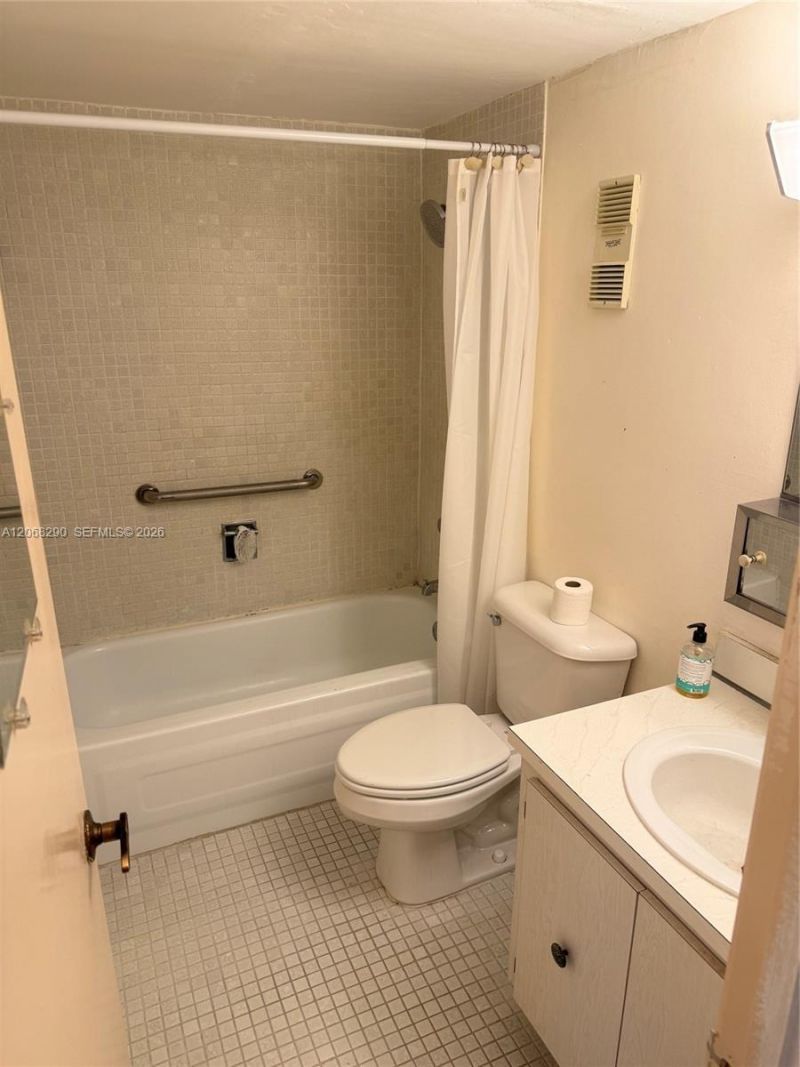 702 NW 87th Ave, Unit 213, Miami, FL 33172 Photo