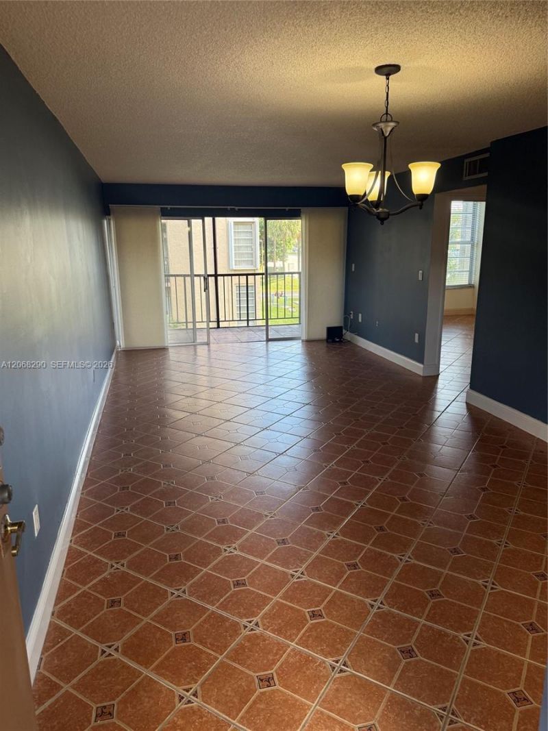 702 NW 87th Ave, Unit 213, Miami, FL 33172 Photo
