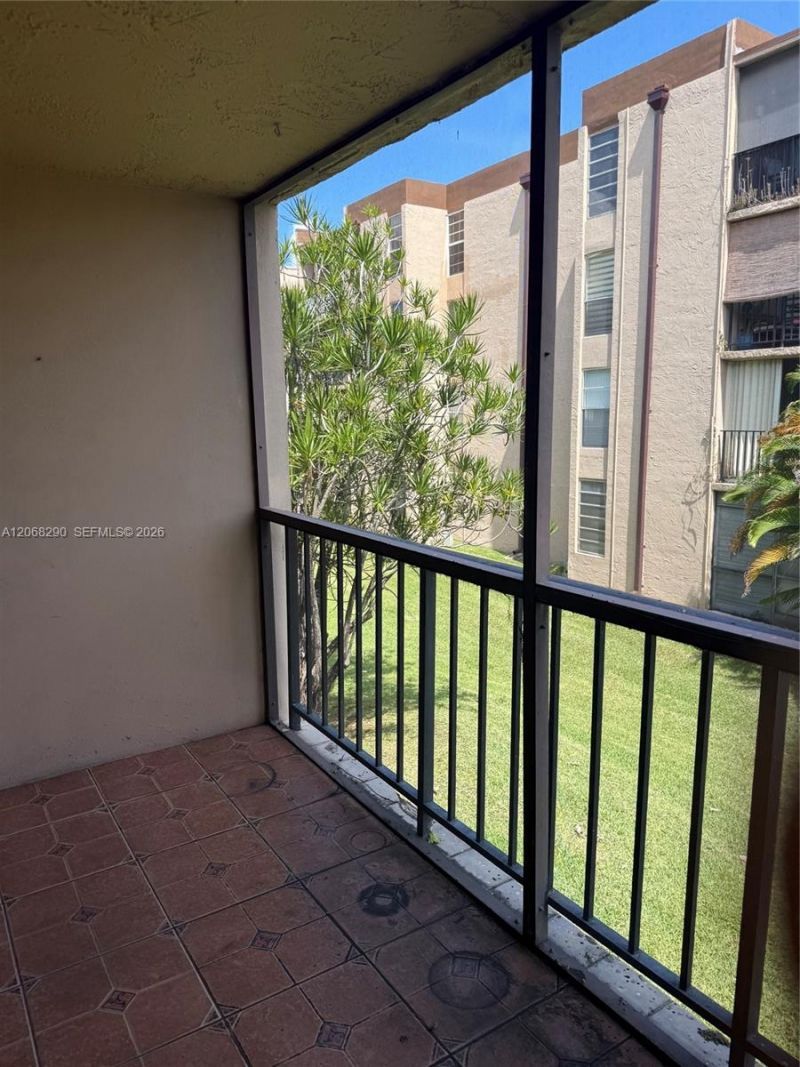702 NW 87th Ave, Unit 213, Miami, FL 33172 Photo