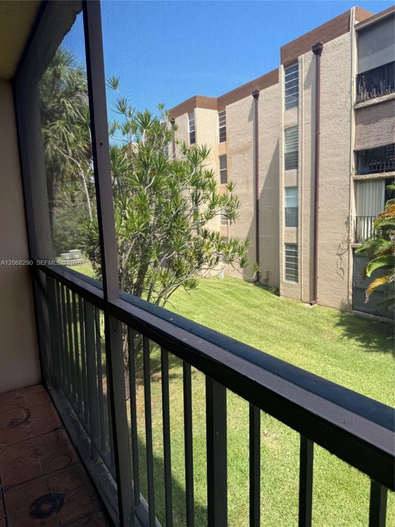 702 NW 87th Ave, Unit 213, Miami, FL 33172 Photo