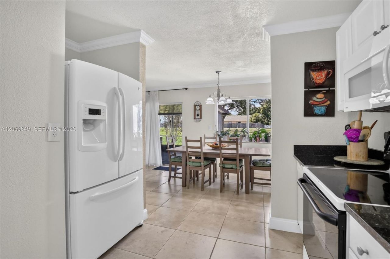 10725 NW 30th Pl, Unit 4, Sunrise, FL 33322 Photo