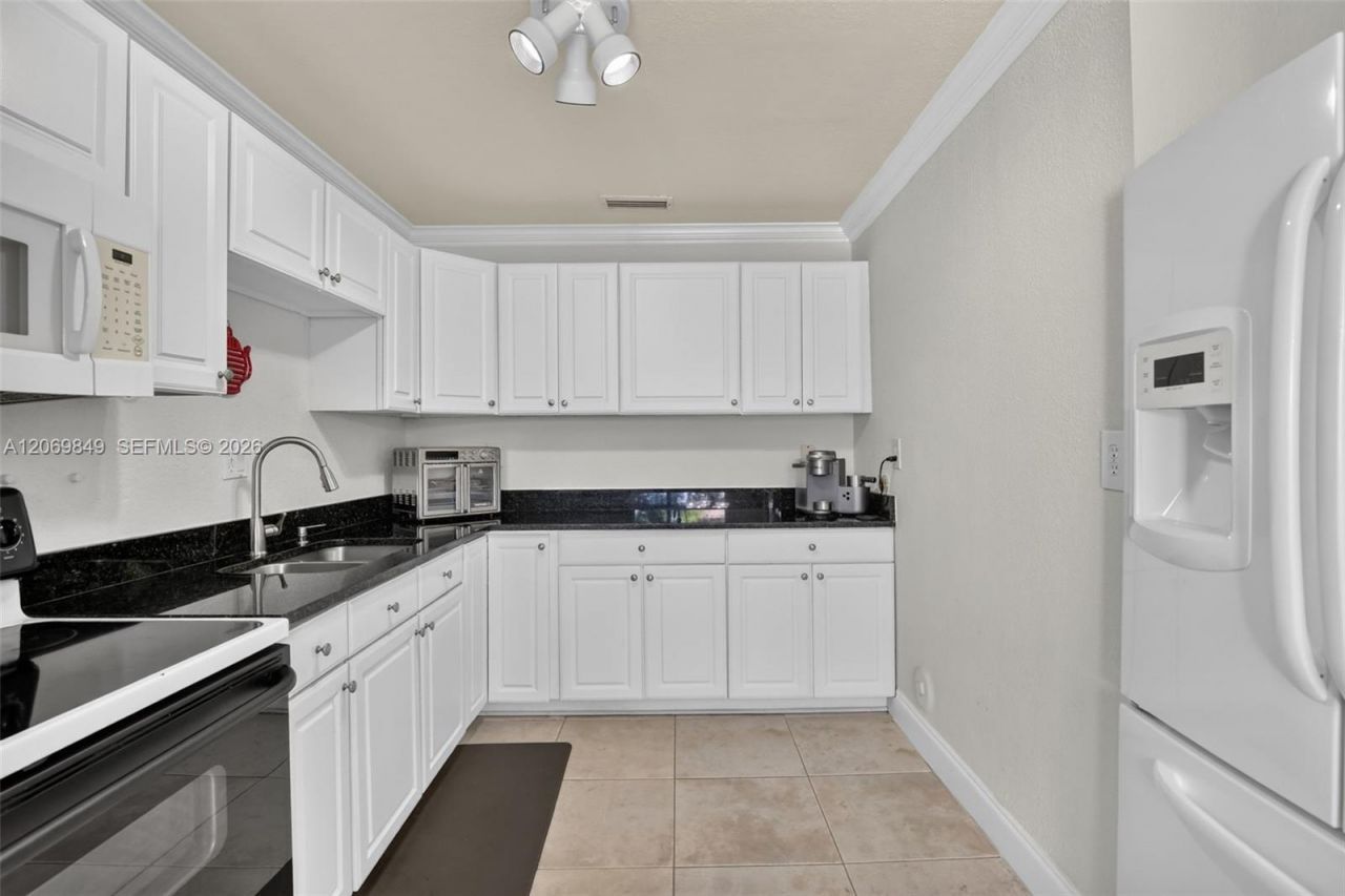 10725 NW 30th Pl, Unit 4, Sunrise, FL 33322 Photo