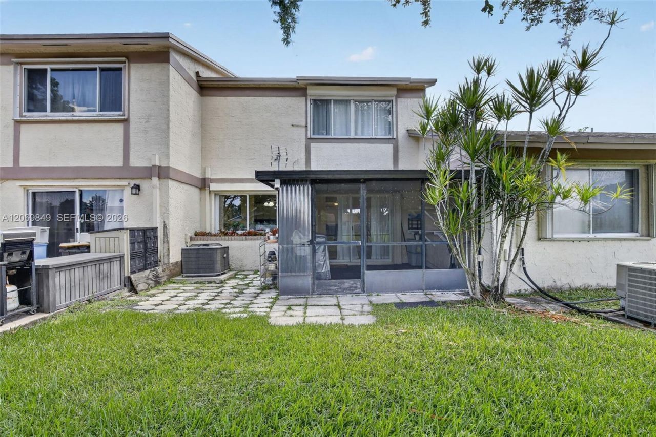 10725 NW 30th Pl, Unit 4, Sunrise, FL 33322 Photo