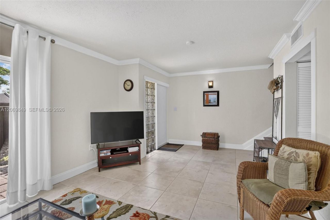 10725 NW 30th Pl, Unit 4, Sunrise, FL 33322 Photo
