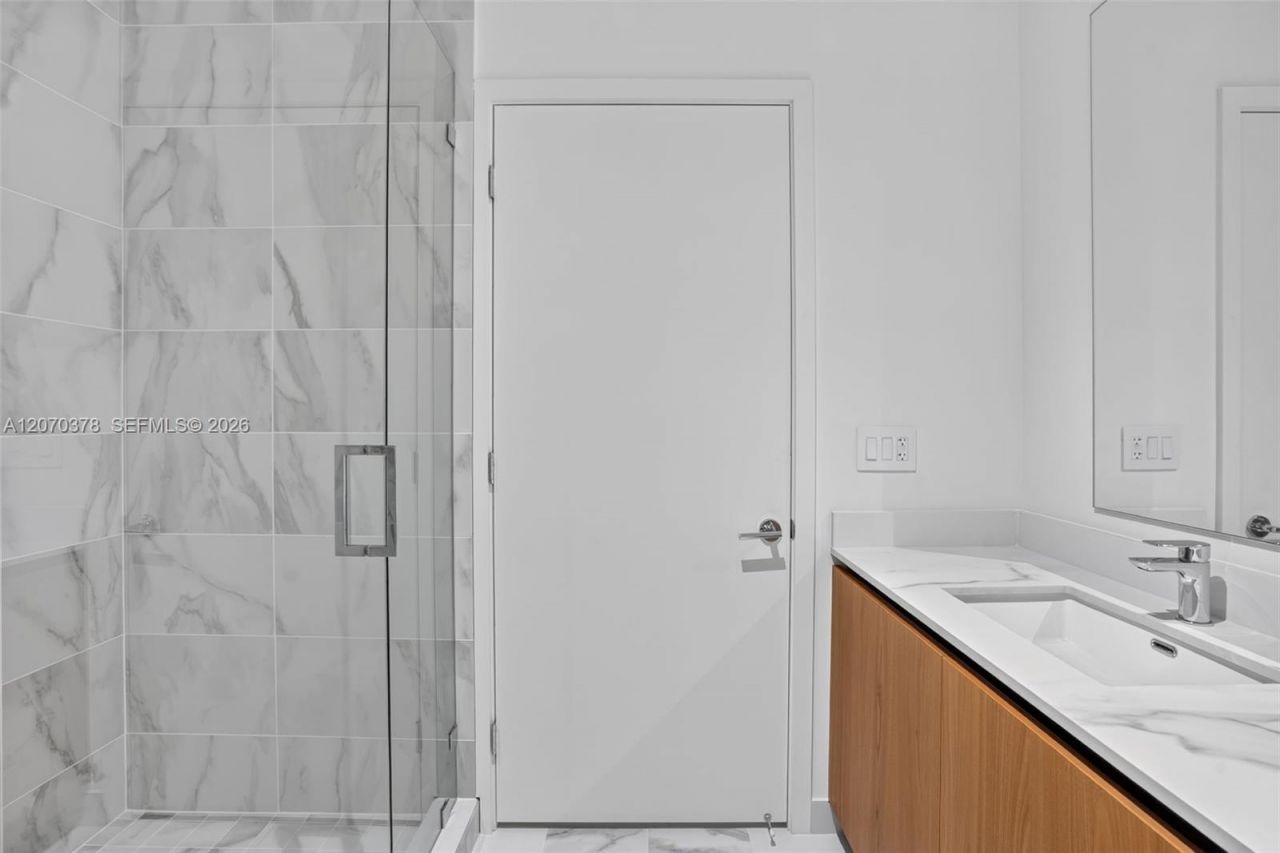 1400 Biscayne Boulevard , Unit 1605, Miami, FL 33132 Photo