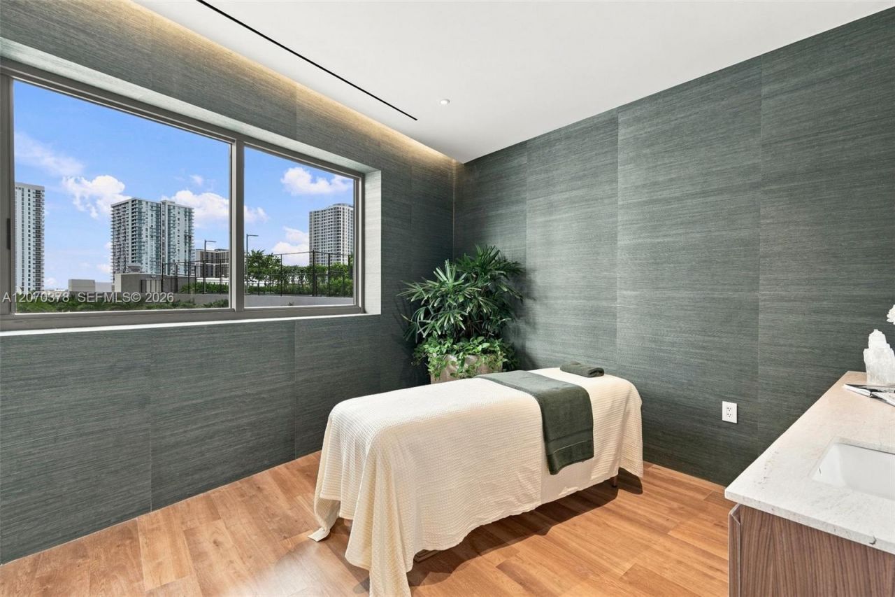 1400 Biscayne Boulevard , Unit 1605, Miami, FL 33132 Photo