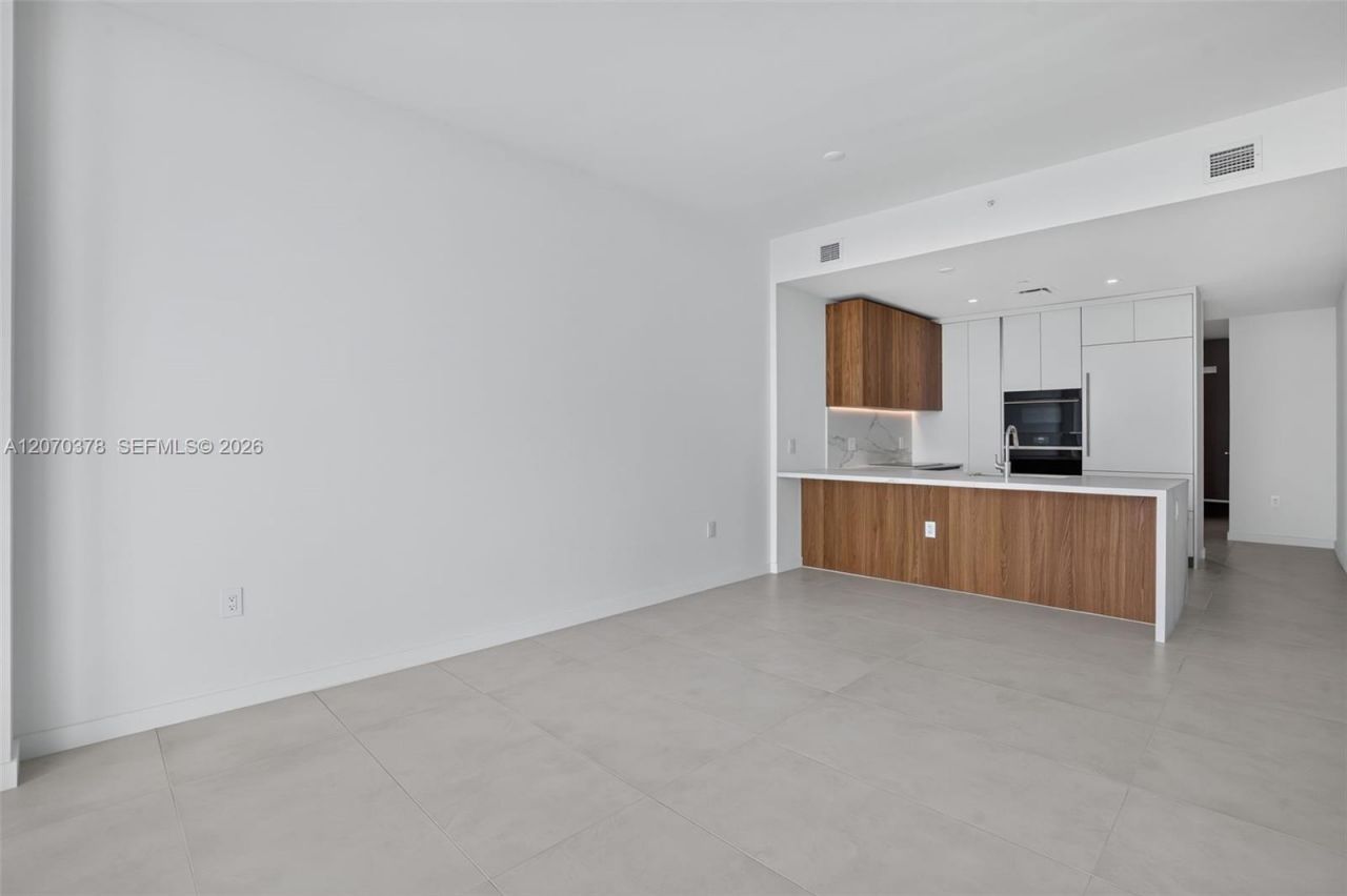1400 Biscayne Boulevard , Unit 1605, Miami, FL 33132 Photo