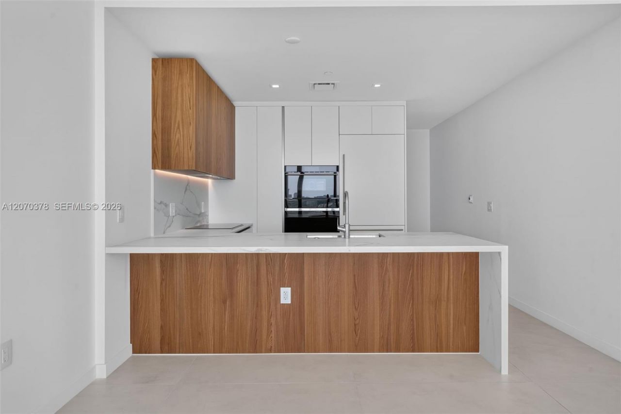 1400 Biscayne Boulevard , Unit 1605, Miami, FL 33132 Photo