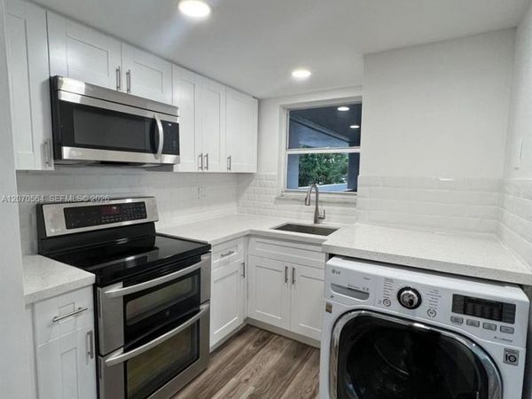 310 Fontainebleau Blvd , Unit 204, Miami, FL 33172
