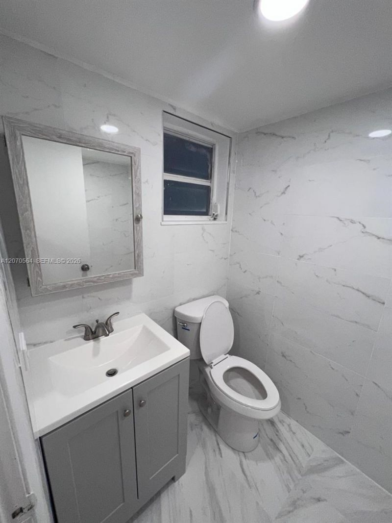 310 Fontainebleau Blvd , Unit 204, Miami, FL 33172 Photo