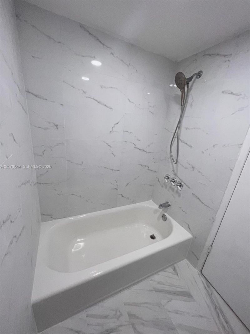 310 Fontainebleau Blvd , Unit 204, Miami, FL 33172 Photo