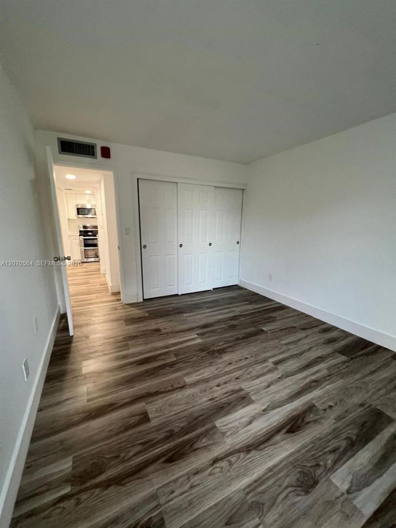 310 Fontainebleau Blvd , Unit 204, Miami, FL 33172 Photo
