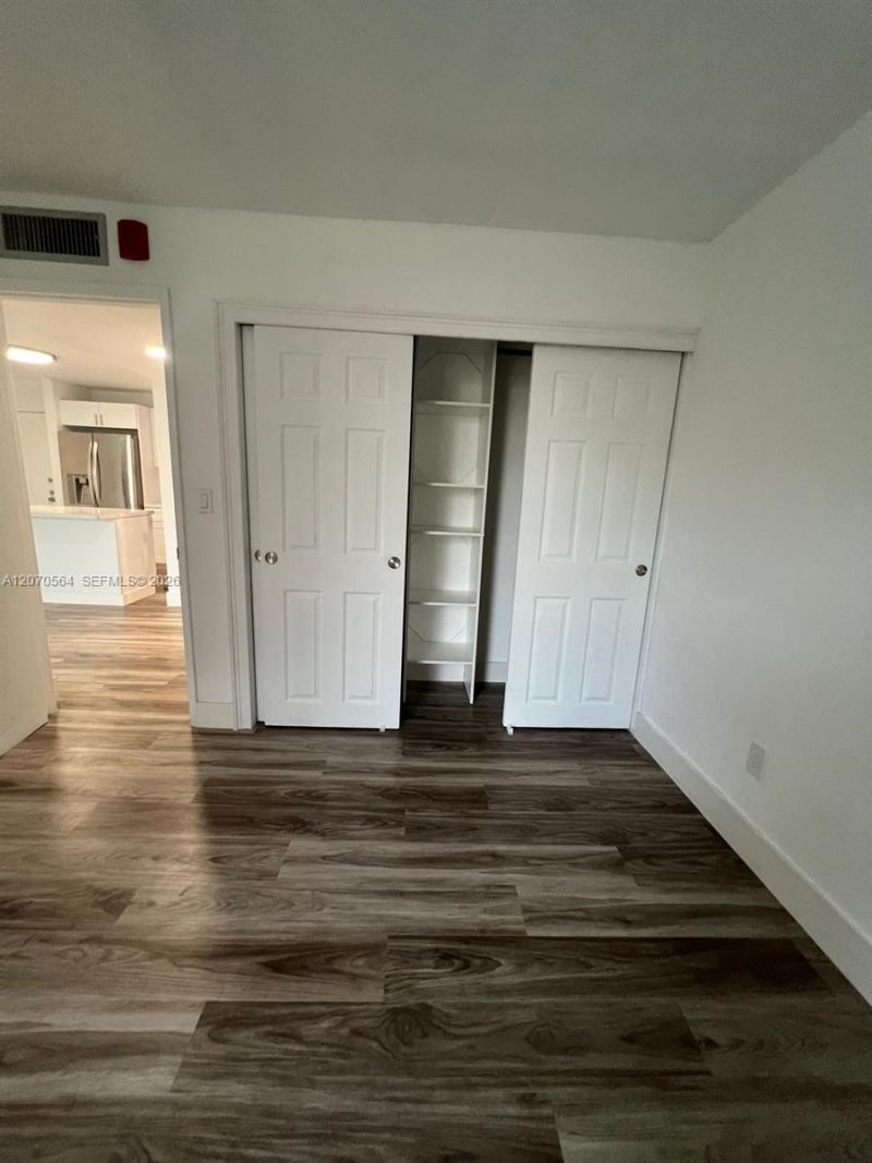 310 Fontainebleau Blvd , Unit 204, Miami, FL 33172 Photo