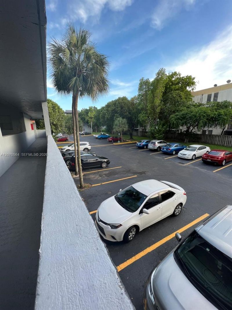 310 Fontainebleau Blvd , Unit 204, Miami, FL 33172 Photo