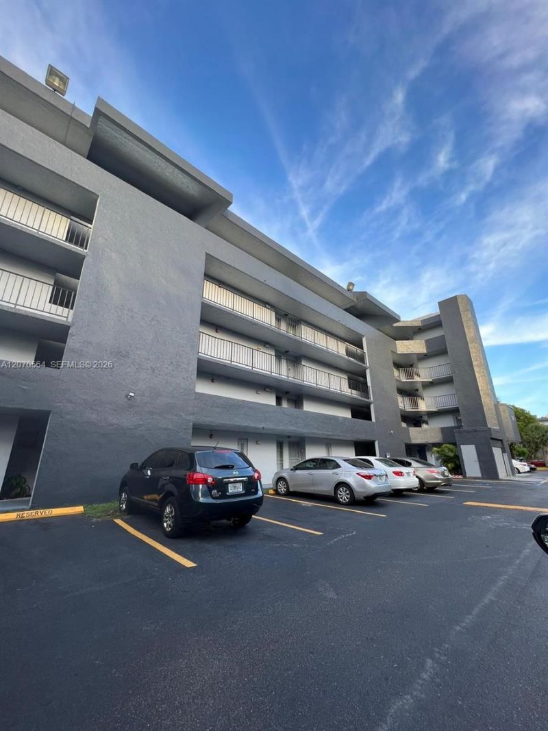 310 Fontainebleau Blvd , Unit 204, Miami, FL 33172 Photo
