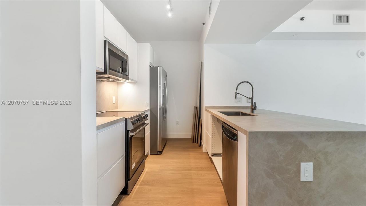 951 Brickell Ave, Unit 3801, Miami, FL 33131 Photo
