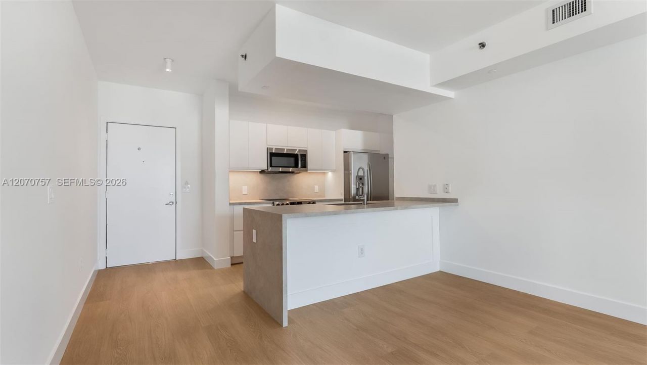 951 Brickell Ave, Unit 3801, Miami, FL 33131 Photo