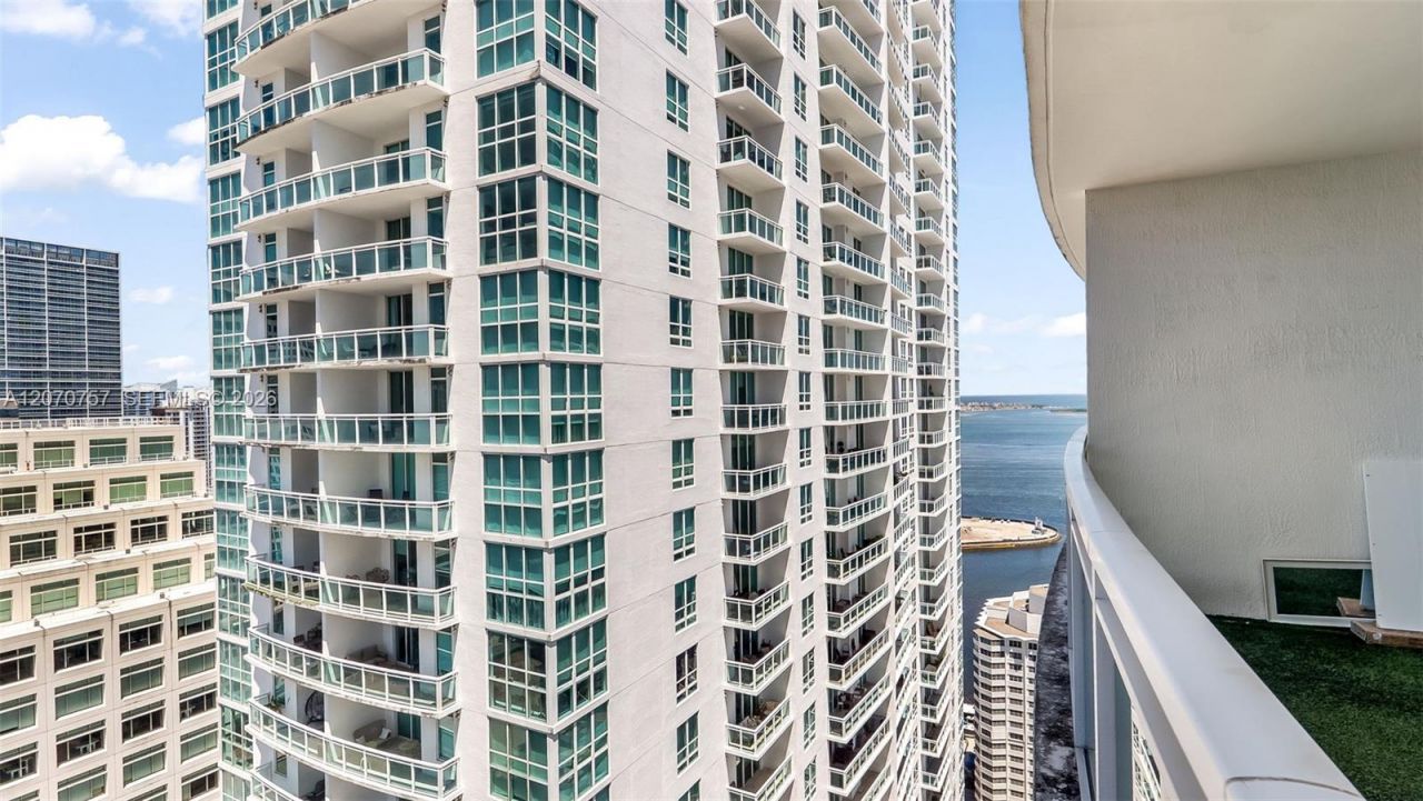 951 Brickell Ave, Unit 3801, Miami, FL 33131 Photo