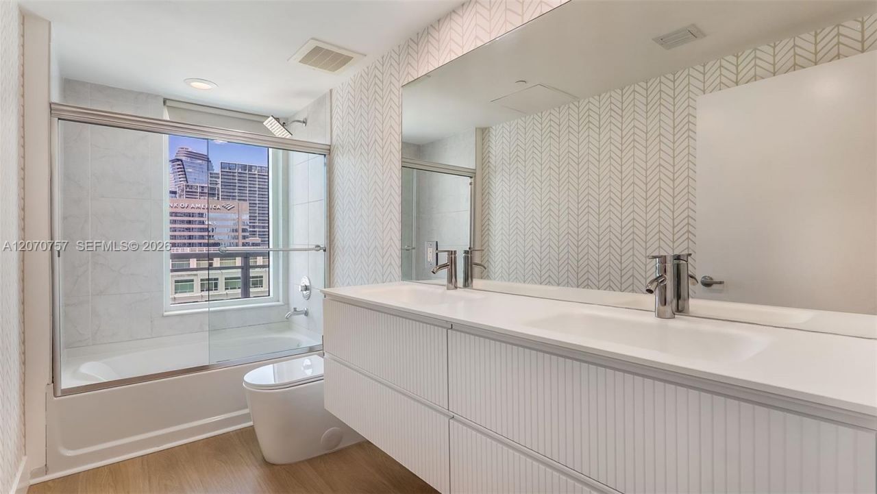 951 Brickell Ave, Unit 3801, Miami, FL 33131 Photo