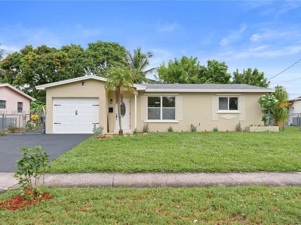 3561 NW 41st St , Lauderdale Lakes, FL 33309