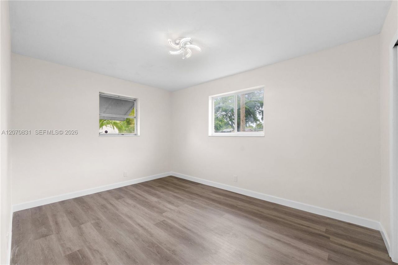 3561 NW 41st St , Lauderdale Lakes, FL 33309 Photo