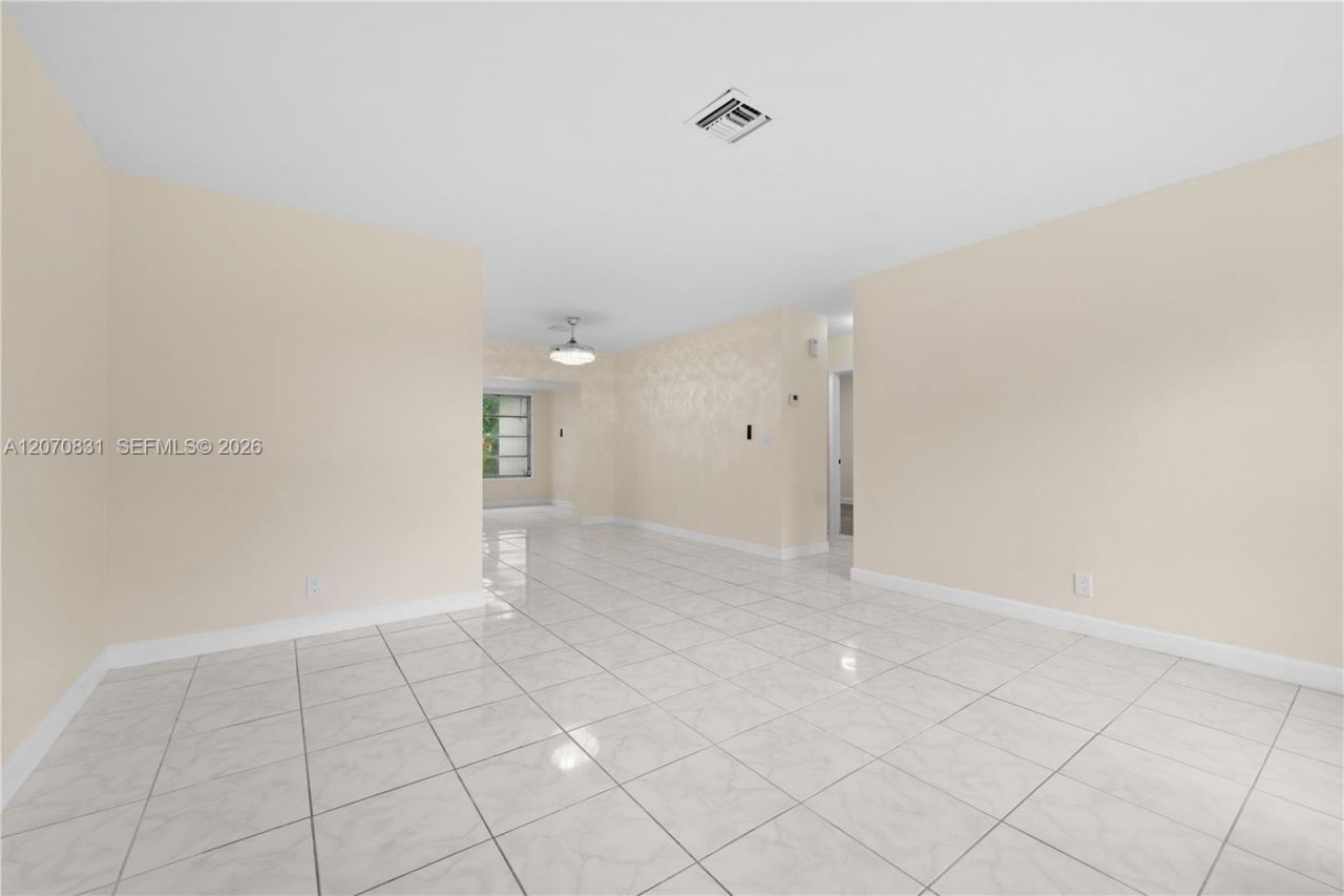 3561 NW 41st St , Lauderdale Lakes, FL 33309 Photo