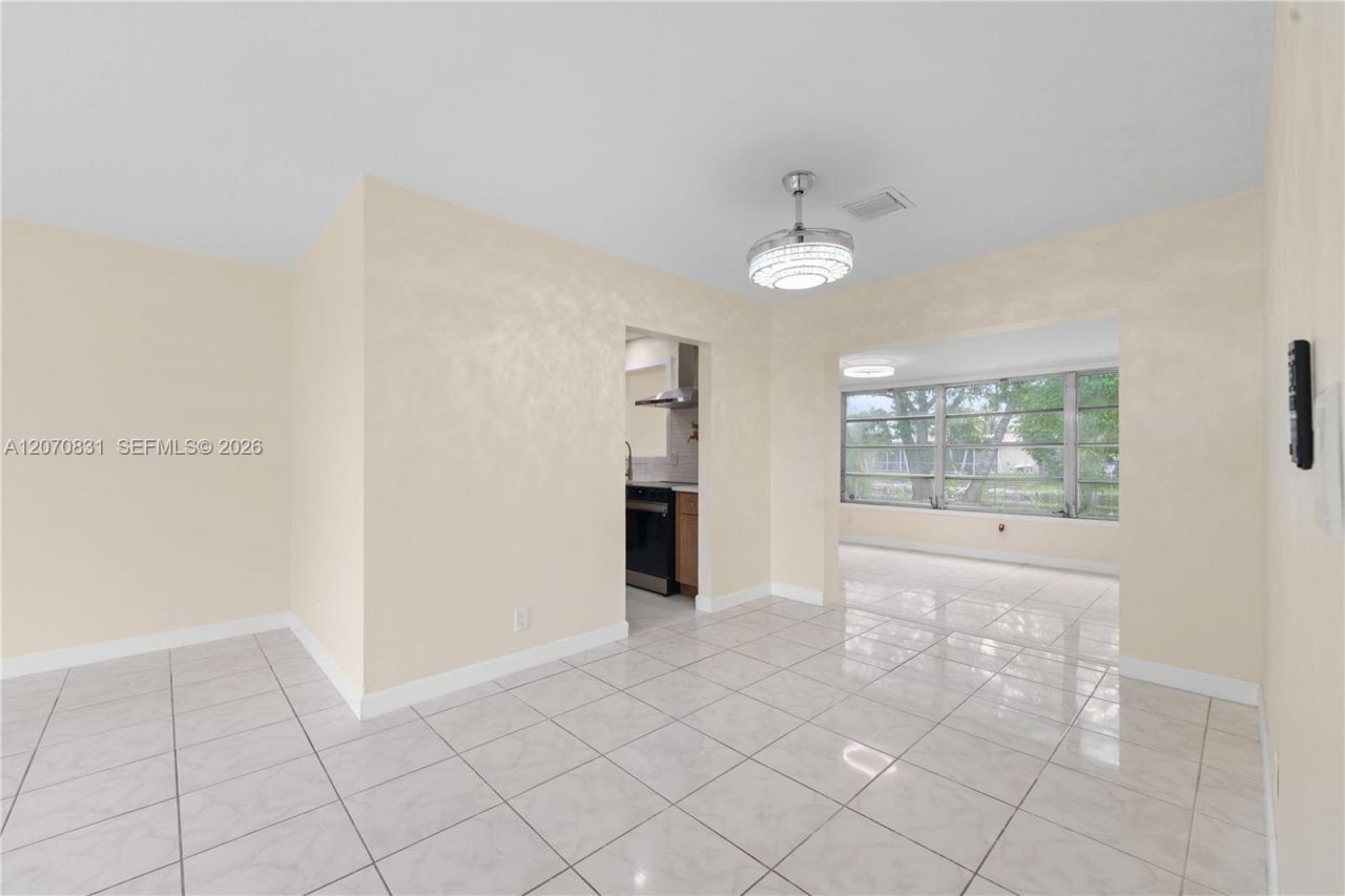 3561 NW 41st St , Lauderdale Lakes, FL 33309 Photo