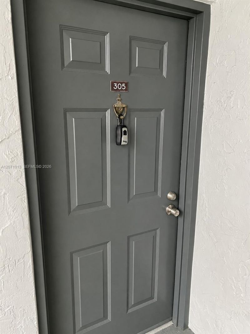 1820 N Congress Ave , Unit 305, West Palm Beach, FL 33401 Photo
