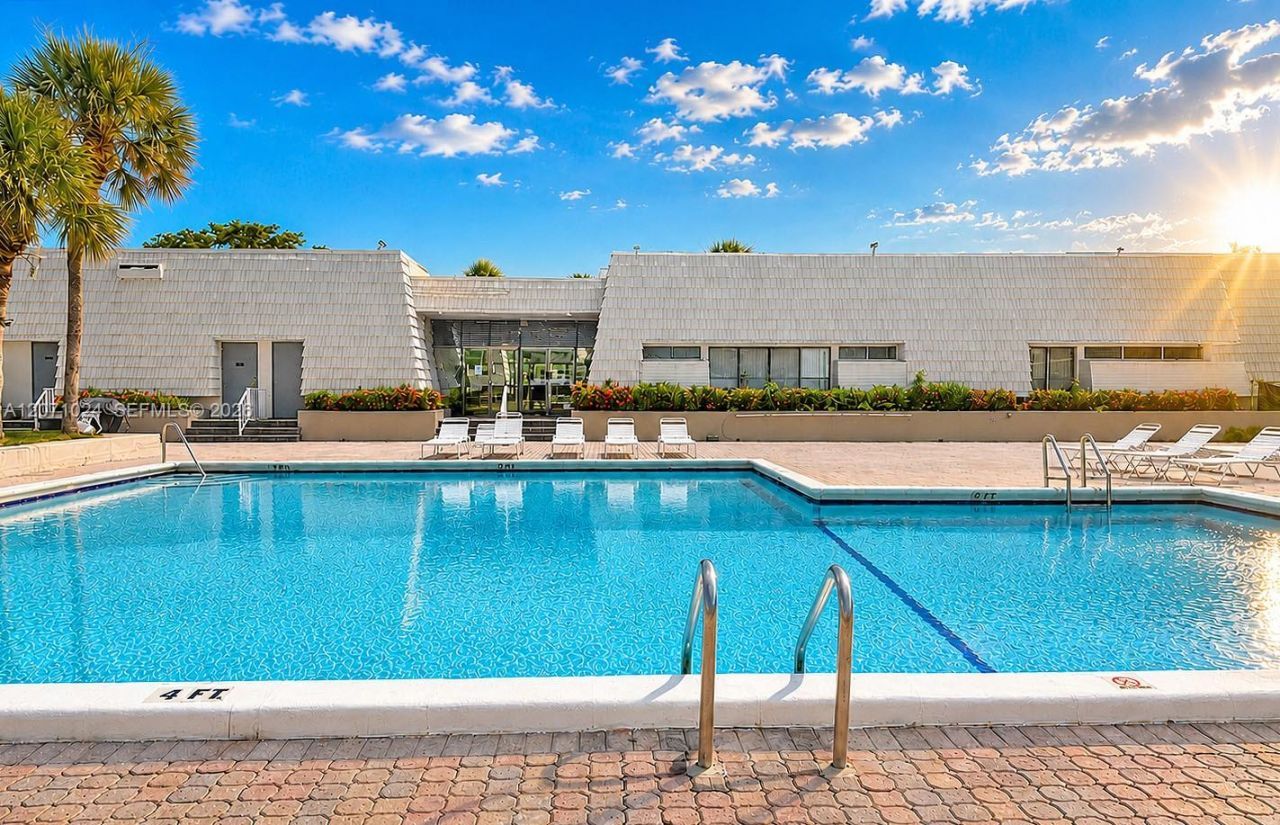 8500 Sunrise Lakes Blvd , Unit 201, Sunrise, FL 33322 Photo