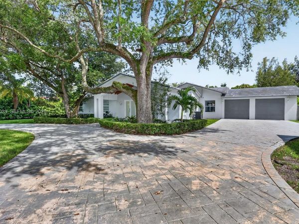 10890 SW 95th St, Miami, FL 33176