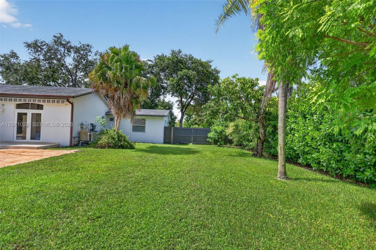 10890 SW 95th St, Miami, FL 33176 Photo