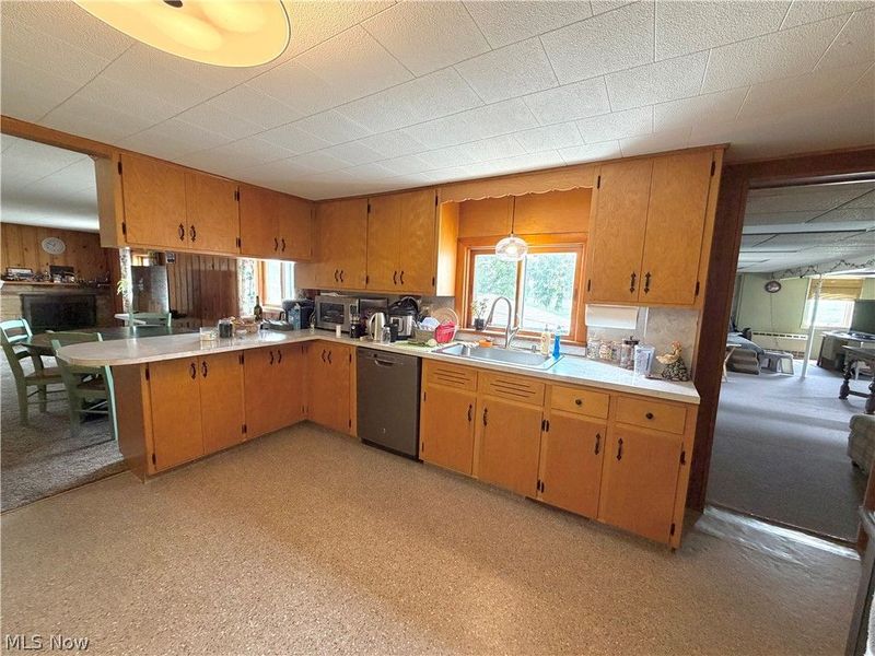211 Yoder Avenue NE, Sugarcreek, OH 44681 Photo 18