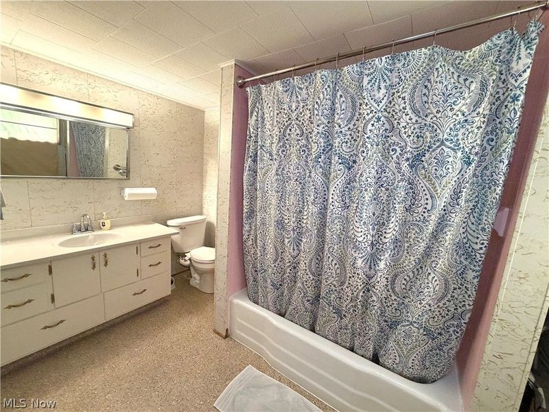 211 Yoder Avenue NE, Sugarcreek, OH 44681 Photo 25